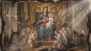 Nossa Senhora coroada no trono com o Menino nos braços, ladeada por quatro anjos ajoelhados